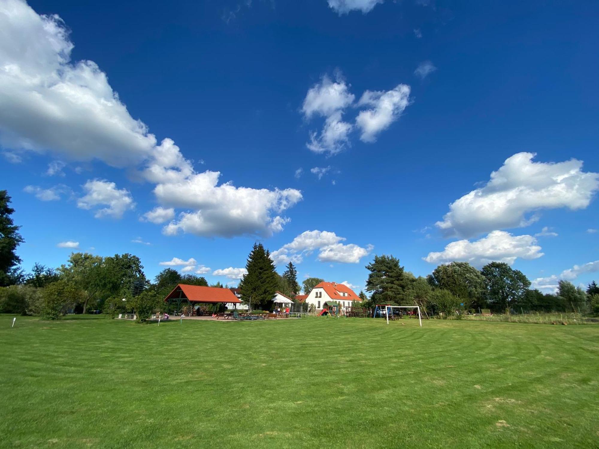 Folwark Na Polwyspie Hotel Uraz  Eksteriør billede